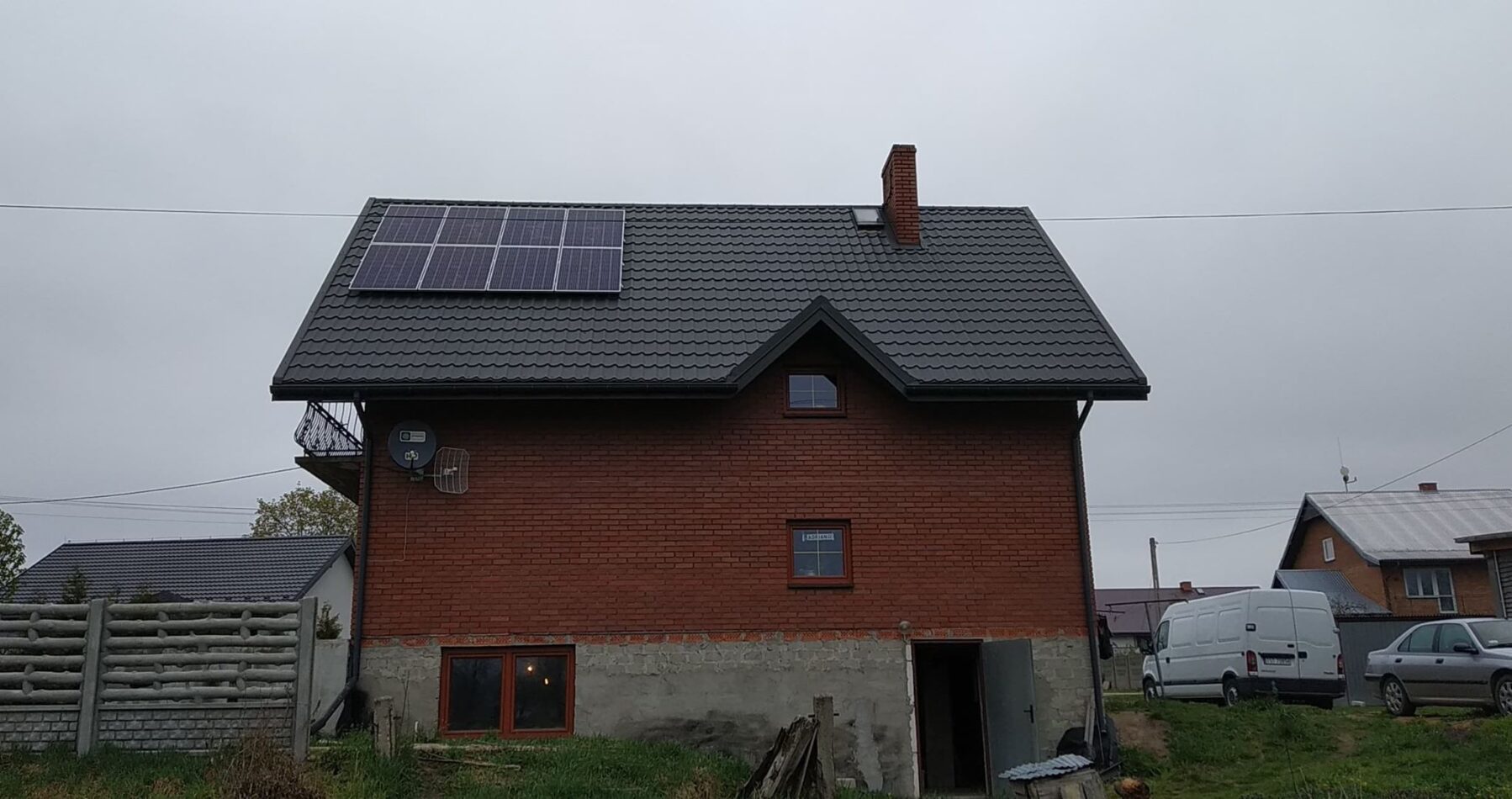Dach budynku z fotowoltaiką EkoEnergia Polska - Kielce