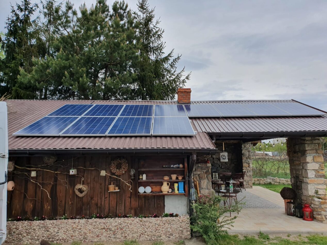Dach budynku z fotowoltaiką EkoEnergia Polska - Kielce
