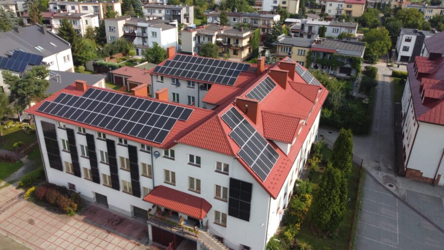 Panele fotowoltaiczne na dachu Ekoenergia
