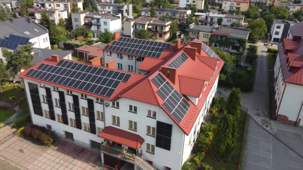 Panele fotowoltaiczne na dachu Ekoenergia
